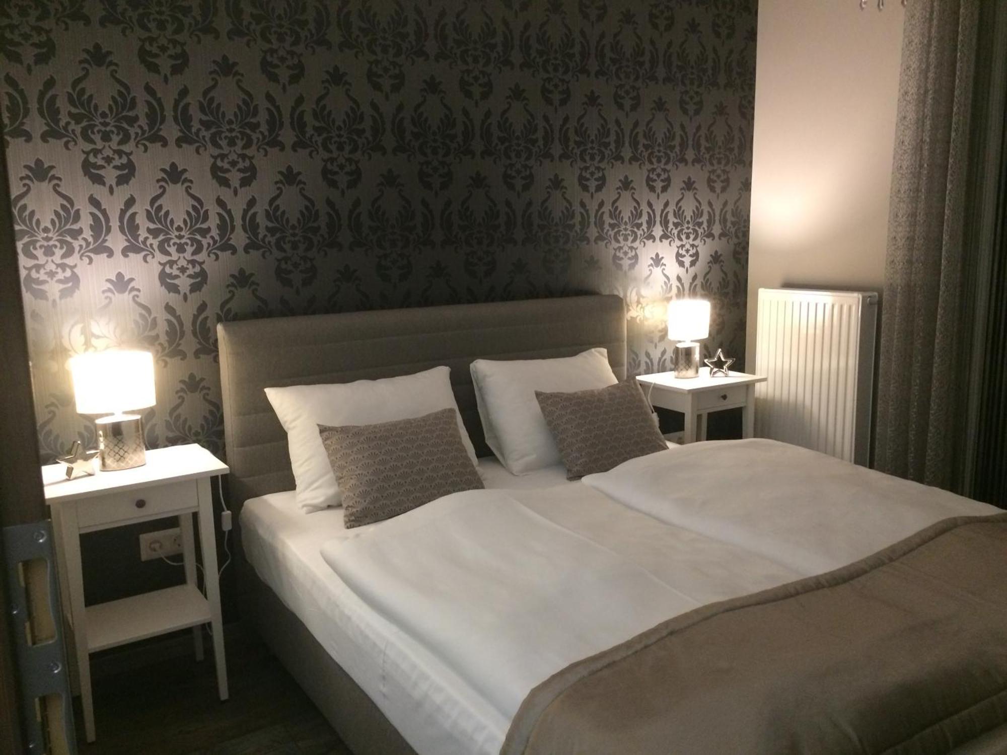 Orient Suite Sarvar Exterior foto