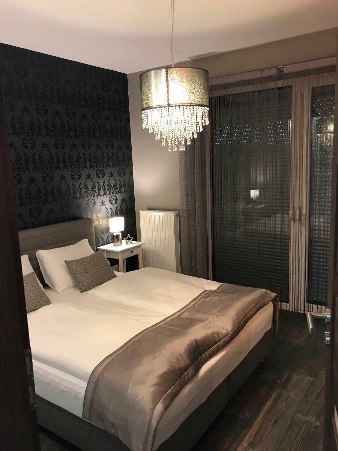 Orient Suite Sarvar Exterior foto