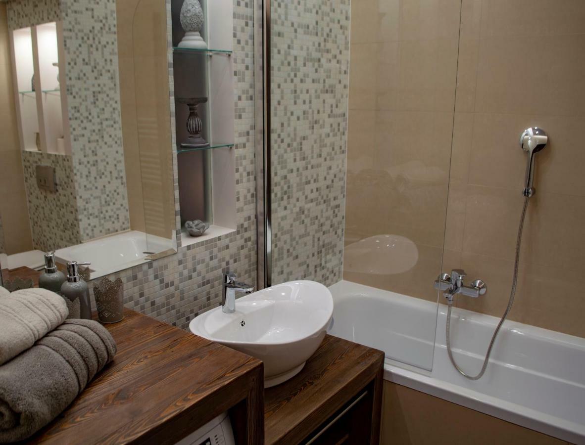Orient Suite Sarvar Exterior foto